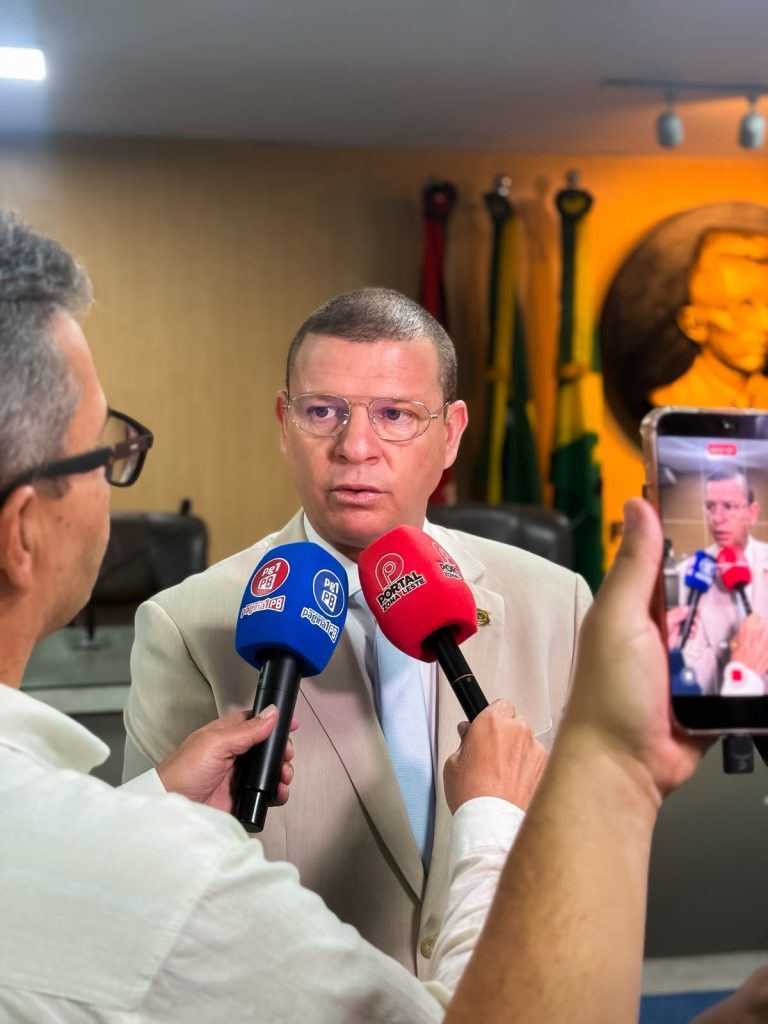 Vereador Dinho Papa-Léguas destacou a importância das obras de recuperação do Grande Hotel para a preservação da história de Campina Grande.